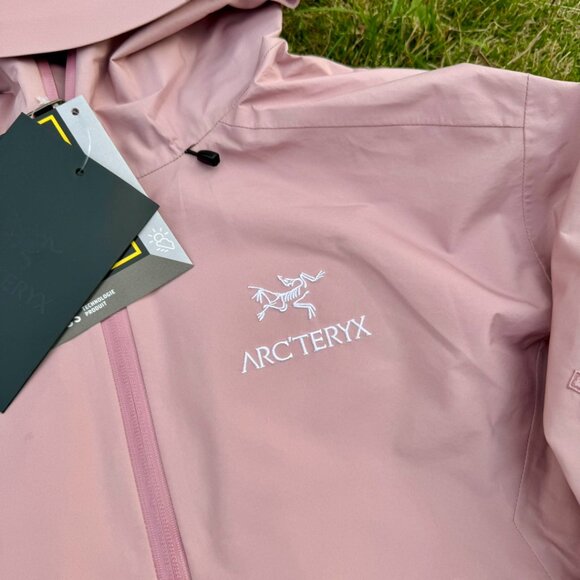 Arcteryx Beta Series Beta LT Hooded Hardshell Jacket, Size M - Picture 2 of 9